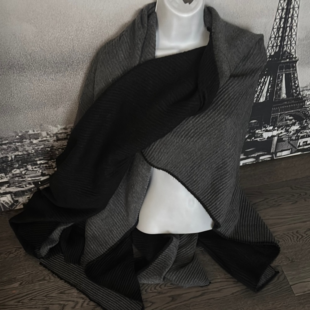 Gray and Black Ribbed Shawl